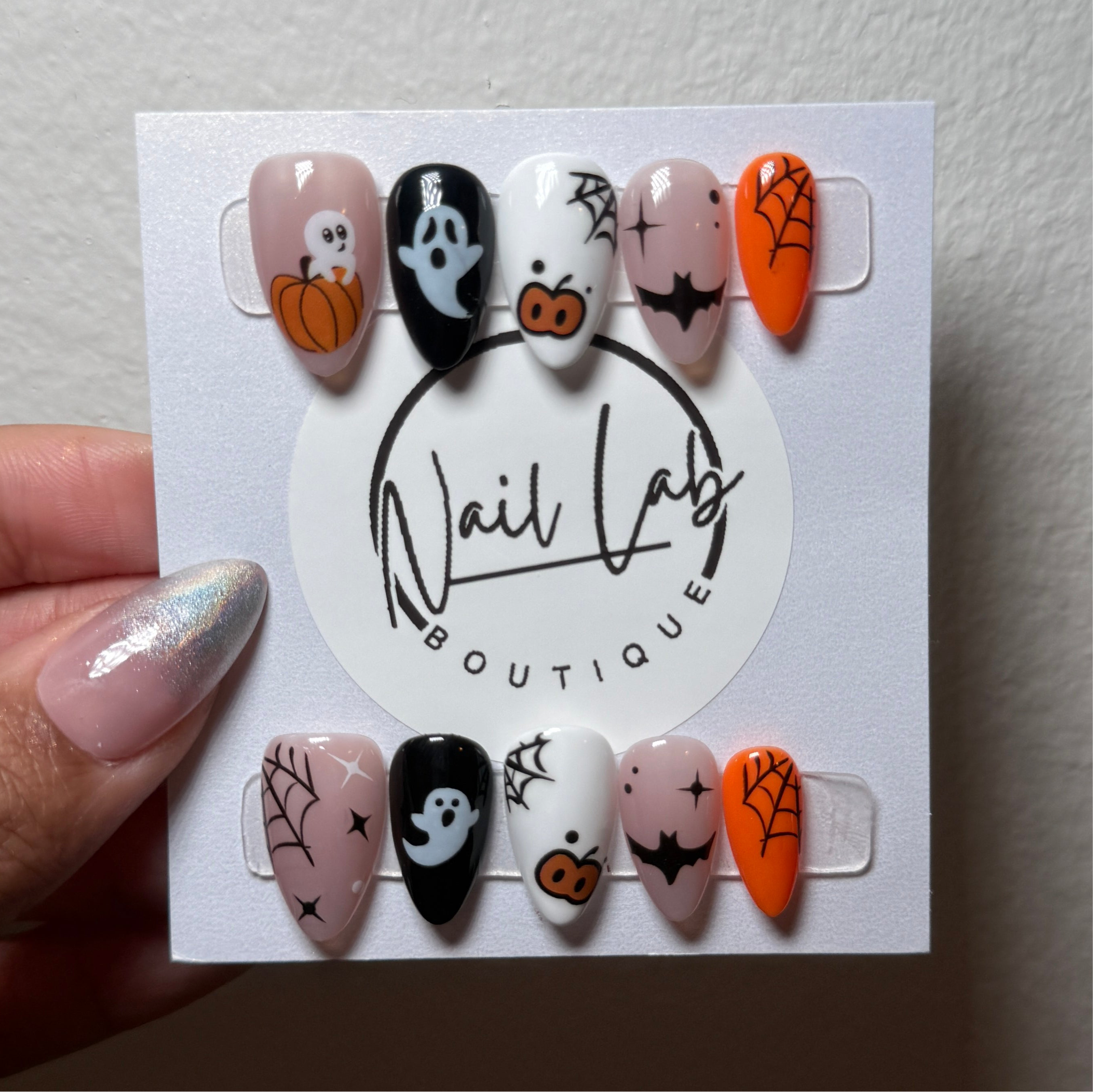 SPOOKY CHIC